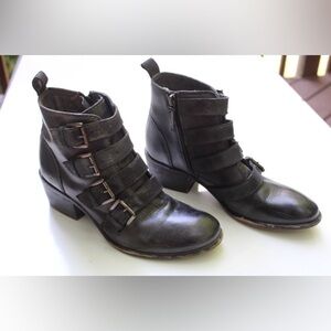Roan Zoey ankle boots